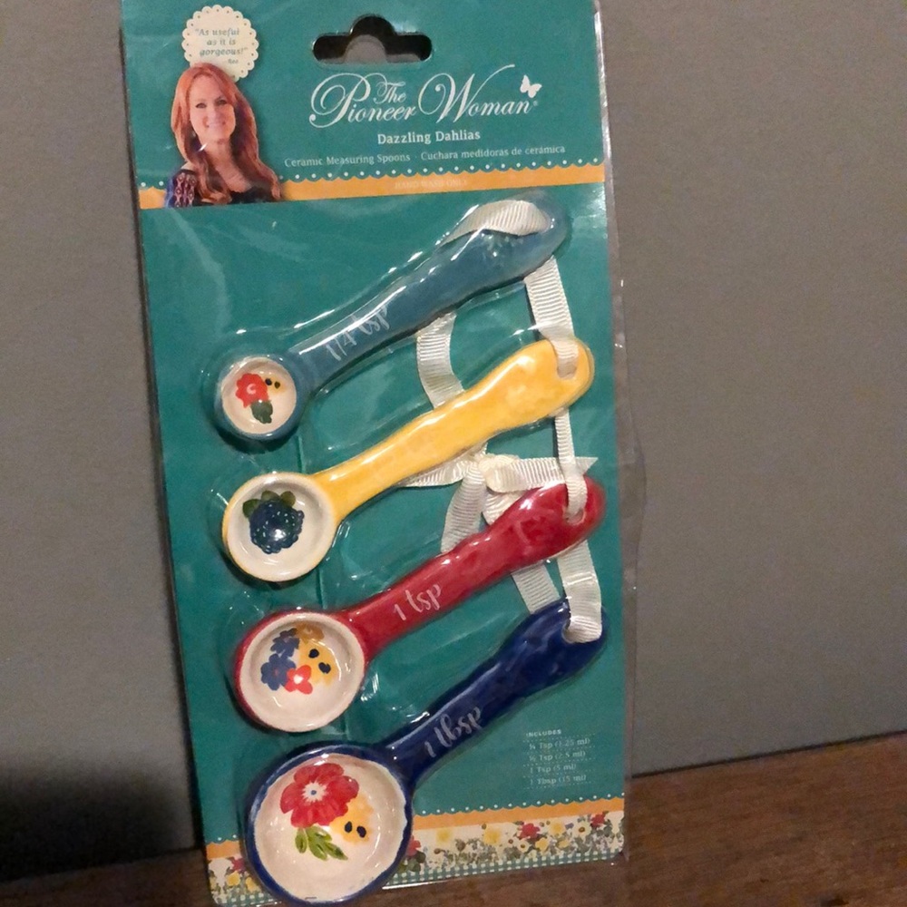 Pioneer Woman Ceramic Measuring Spoons